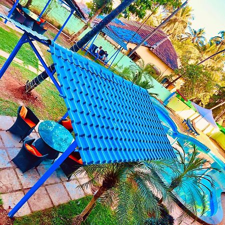 Summer Beach Resort, Goa - #Near Baga Beach #Swimming Pool #Garden #Bar #Lift #Premium Rooms #Property Of The Year #70565-84665 Calangute Bagian luar foto