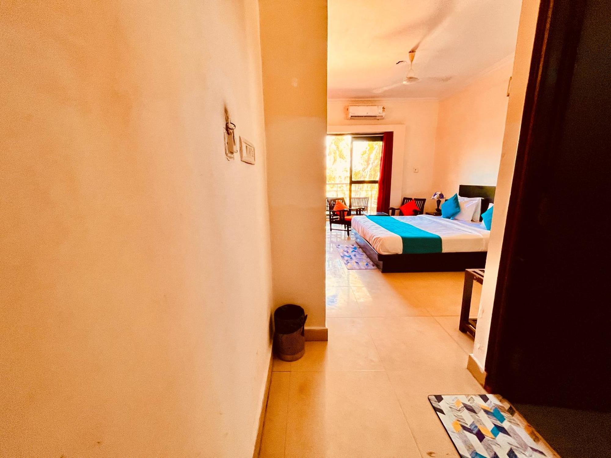 Summer Beach Resort, Goa - #Near Baga Beach #Swimming Pool #Garden #Bar #Lift #Premium Rooms #Property Of The Year #70565-84665 Calangute Bagian luar foto