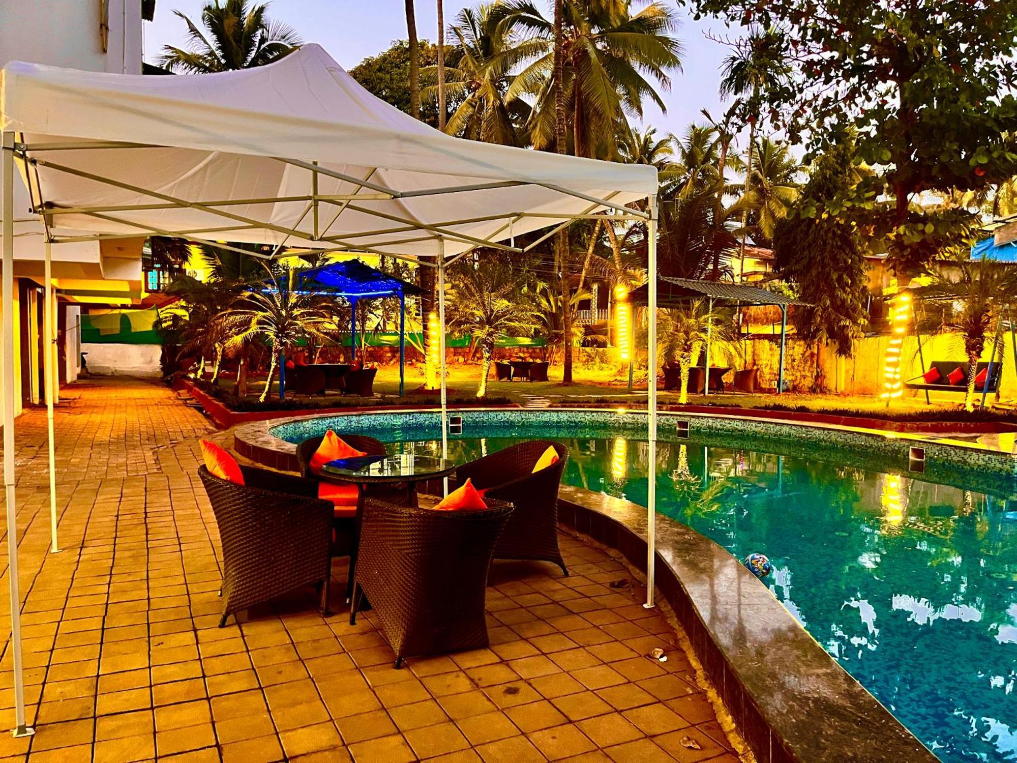 Summer Beach Resort, Goa - #Near Baga Beach #Swimming Pool #Garden #Bar #Lift #Premium Rooms #Property Of The Year #70565-84665 Calangute Bagian luar foto