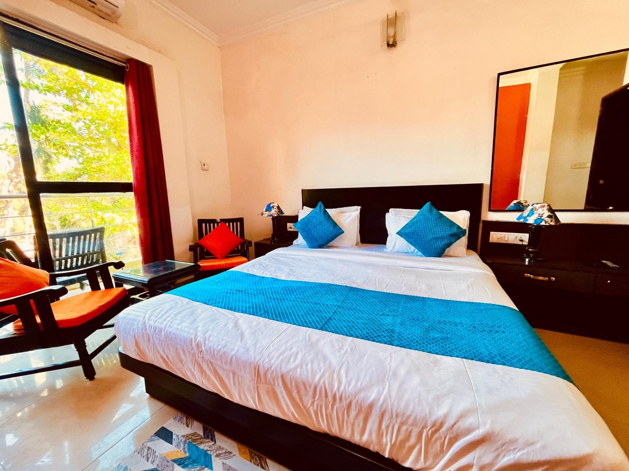 Summer Beach Resort, Goa - #Near Baga Beach #Swimming Pool #Garden #Bar #Lift #Premium Rooms #Property Of The Year #70565-84665 Calangute Bagian luar foto