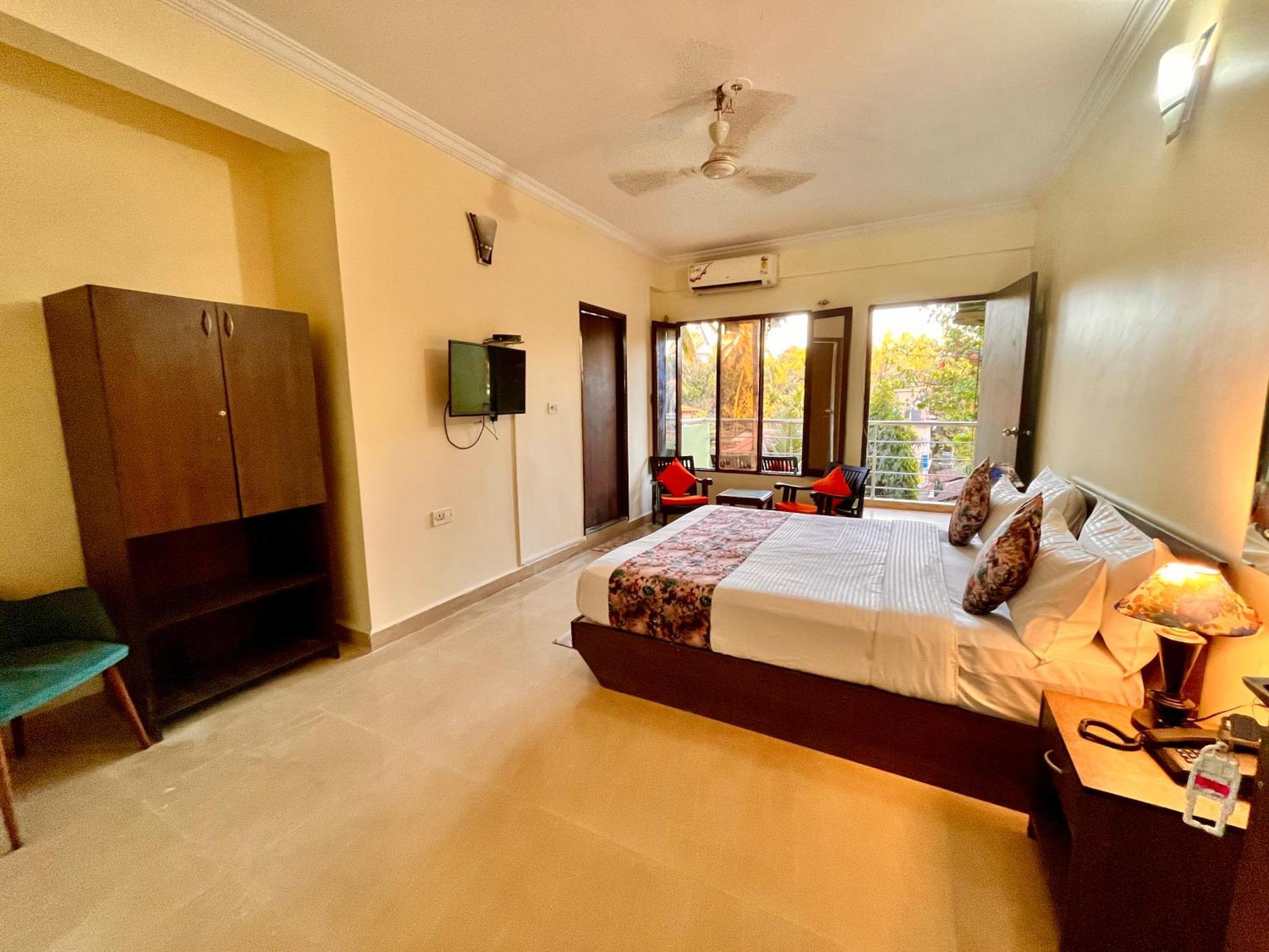 Summer Beach Resort, Goa - #Near Baga Beach #Swimming Pool #Garden #Bar #Lift #Premium Rooms #Property Of The Year #70565-84665 Calangute Bagian luar foto