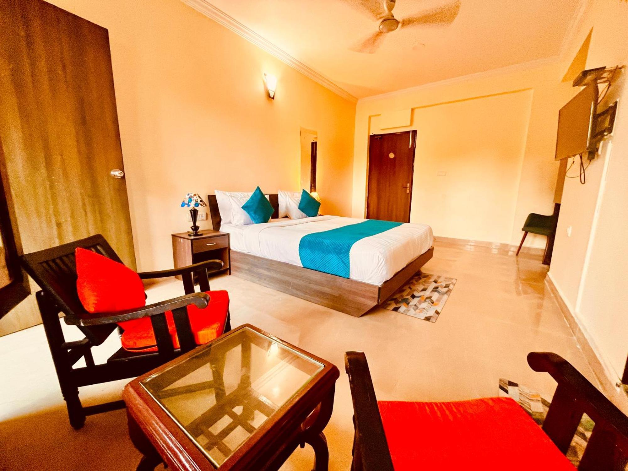 Summer Beach Resort, Goa - #Near Baga Beach #Swimming Pool #Garden #Bar #Lift #Premium Rooms #Property Of The Year #70565-84665 Calangute Bagian luar foto