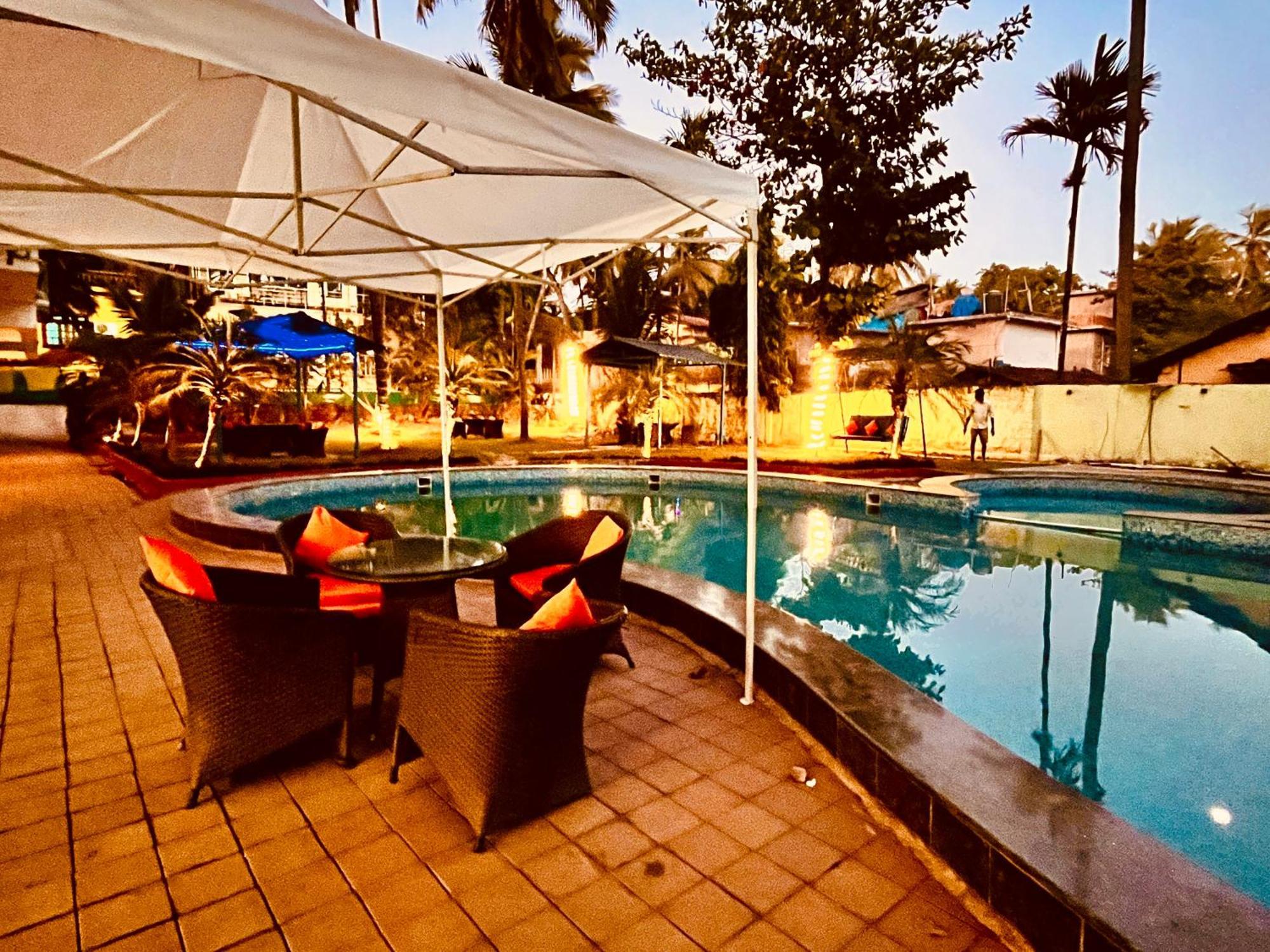 Summer Beach Resort, Goa - #Near Baga Beach #Swimming Pool #Garden #Bar #Lift #Premium Rooms #Property Of The Year #70565-84665 Calangute Bagian luar foto
